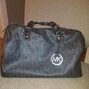 Black handbag. Great accessory for any outfit!